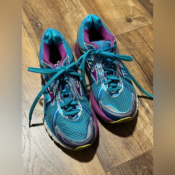 Brooks Women's Blue and Purple Running Shoes size 9 - Picture 2 of 8